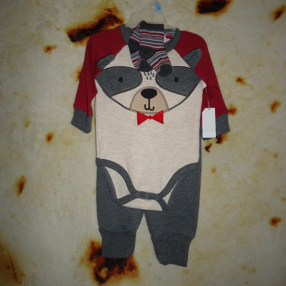 baby 3set bodysuit, pants and Socks size 3/6M